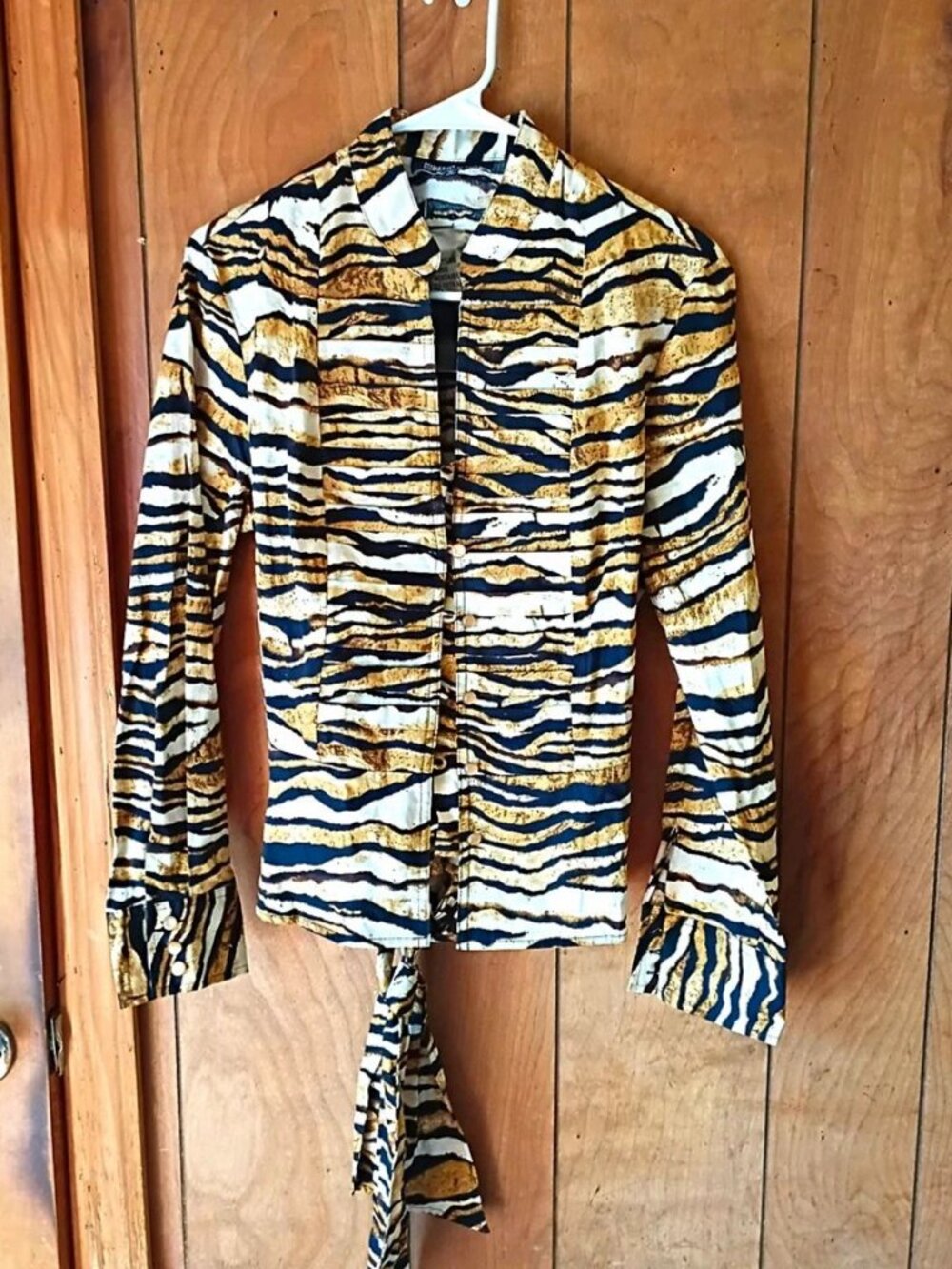 Jones New York Signature Women’s M Animal Print Collared Button Woven shirt NWT